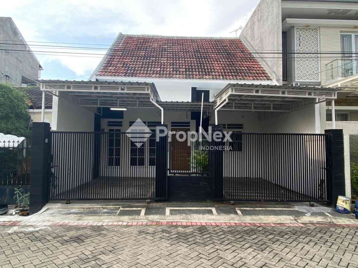Rumah Minimalis Manyar Jaya (AT)